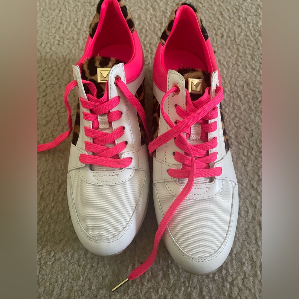 🔥Beautiful Michael Kors sneakers Size 8